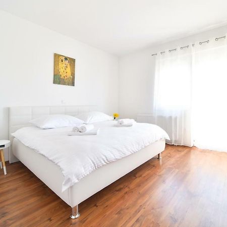 Apartman Space Ražanac Exterior foto